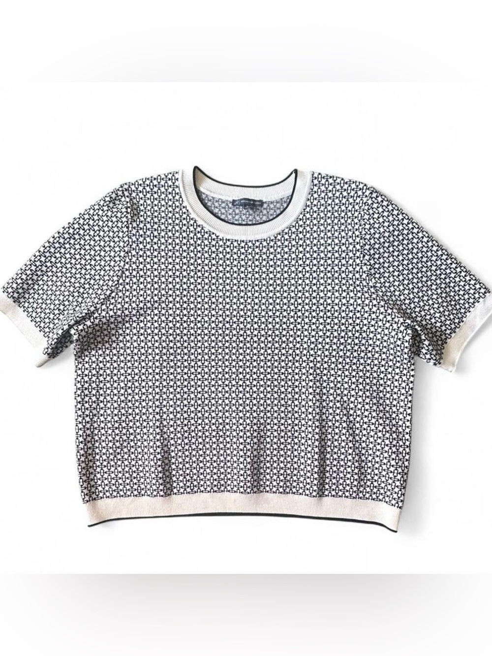 Adrianna Papell Black and White Patterned Short Sleeve Sweater Top